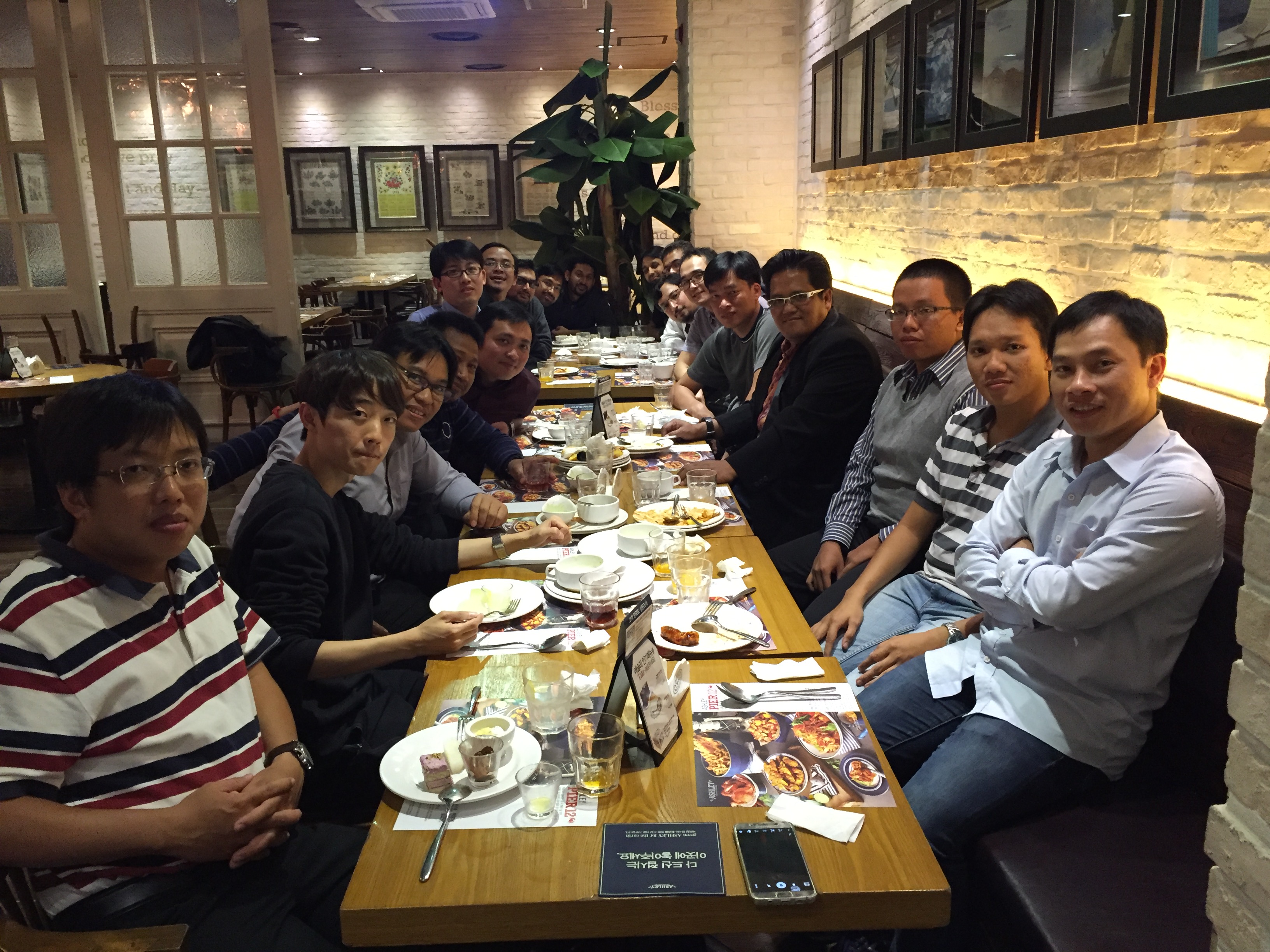 2015-10-19_With current and former lab members 1 2015-10-19_With current and former lab members 1.JPG